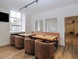 Hodge Luxury Pod