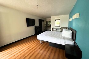 Blue Way Inn & Suites By Jasper Beeville