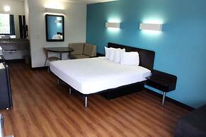 Blue Way Inn & Suites By Jasper Beeville