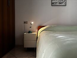 Holiday Apartment With Pool Near the Beach