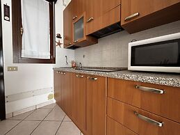 Holiday Apartment With Pool Near the Beach