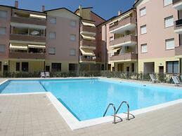 Holiday Apartment With Pool Near the Beach