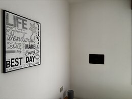 Holiday Apartment With Pool Near the Beach