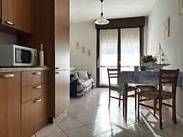 Holiday Apartment With Pool Near the Beach