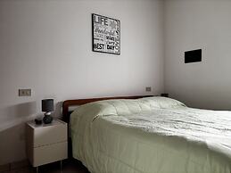 Holiday Apartment With Pool Near the Beach