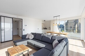 Spacious Apartment With 3bedrooms Close to the sea