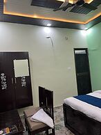 Hotel Arya Kulam Palace