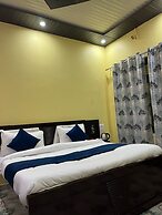 Hotel Arya Kulam Palace