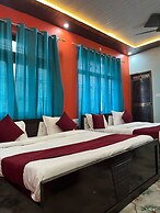 Hotel Arya Kulam Palace