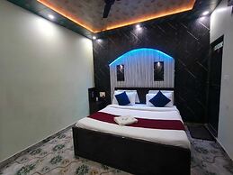 Hotel Arya Kulam Palace