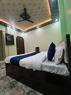 Hotel Arya Kulam Palace
