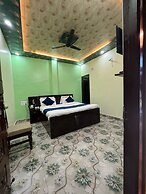 Hotel Arya Kulam Palace