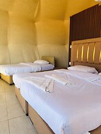 Rum moonlight luxury camp