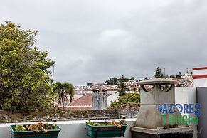 Olis House in Angra do Hero smo