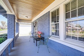 4 Mi to Beale Street & Fedexforum: Home w/ Yard!