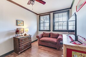 4 Mi to Beale Street & Fedexforum: Home w/ Yard!