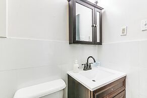 4 Mi to Beale Street & Fedexforum: Home w/ Yard!