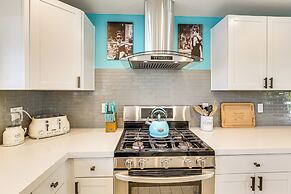 Mtn Views & Outdoor Oasis: Palm Springs Getaway