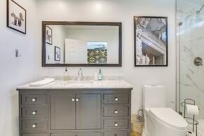 Mtn Views & Outdoor Oasis: Palm Springs Getaway