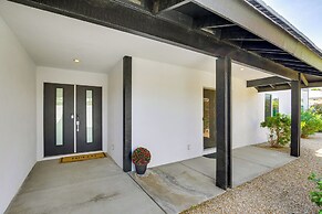 Mtn Views & Outdoor Oasis: Palm Springs Getaway