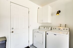 Mtn Views & Outdoor Oasis: Palm Springs Getaway