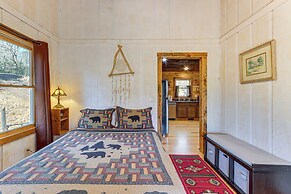 Couple's Retreat: Mtn-view Cabin in Blue Ridge!