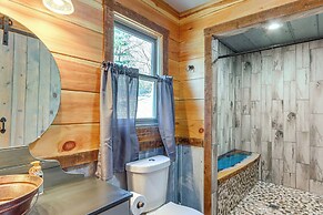 Couple's Retreat: Mtn-view Cabin in Blue Ridge!
