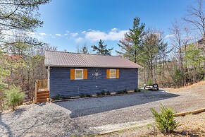 Couple's Retreat: Mtn-view Cabin in Blue Ridge!