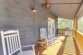 Couple's Retreat: Mtn-view Cabin in Blue Ridge!