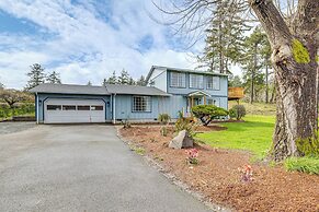 3 Mi to Beach: Oregon North Coast Retreat