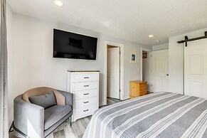 3 Mi to Beach: Oregon North Coast Retreat