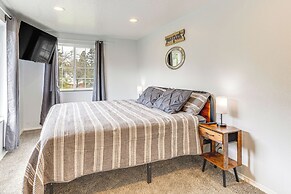 3 Mi to Beach: Oregon North Coast Retreat