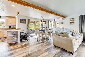 3 Mi to Beach: Oregon North Coast Retreat