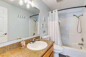 3 Mi to Beach: Oregon North Coast Retreat