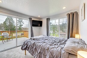 3 Mi to Beach: Oregon North Coast Retreat