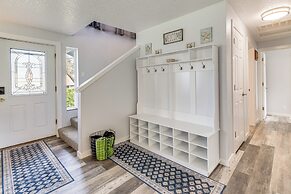 3 Mi to Beach: Oregon North Coast Retreat