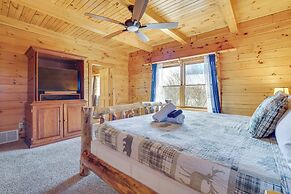 1 Mi to Lake Henry: Peaceful Poconos Cabin!