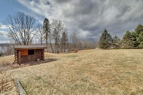 1 Mi to Lake Henry: Peaceful Poconos Cabin!