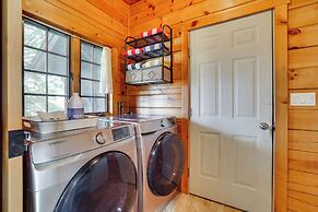 1 Mi to Lake Henry: Peaceful Poconos Cabin!