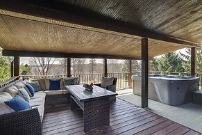 1 Mi to Lake Henry: Peaceful Poconos Cabin!