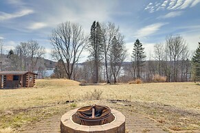 1 Mi to Lake Henry: Peaceful Poconos Cabin!