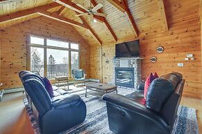 1 Mi to Lake Henry: Peaceful Poconos Cabin!