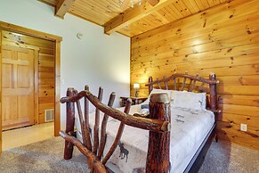 1 Mi to Lake Henry: Peaceful Poconos Cabin!