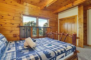 1 Mi to Lake Henry: Peaceful Poconos Cabin!