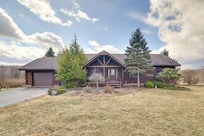 1 Mi to Lake Henry: Peaceful Poconos Cabin!