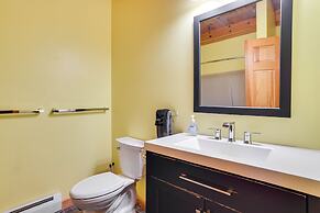 1 Mi to Lake Henry: Peaceful Poconos Cabin!