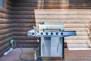 1 Mi to Lake Henry: Peaceful Poconos Cabin!