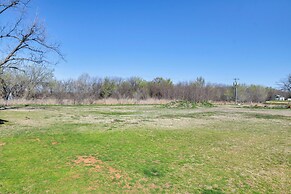 Pet-friendly Home w/ Porch Near Chickasha!