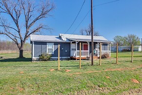 Pet-friendly Home w/ Porch Near Chickasha!