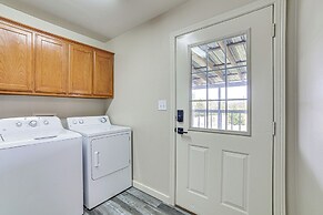 2 Mi to Lake Monticello: Home w/ Large Decks!